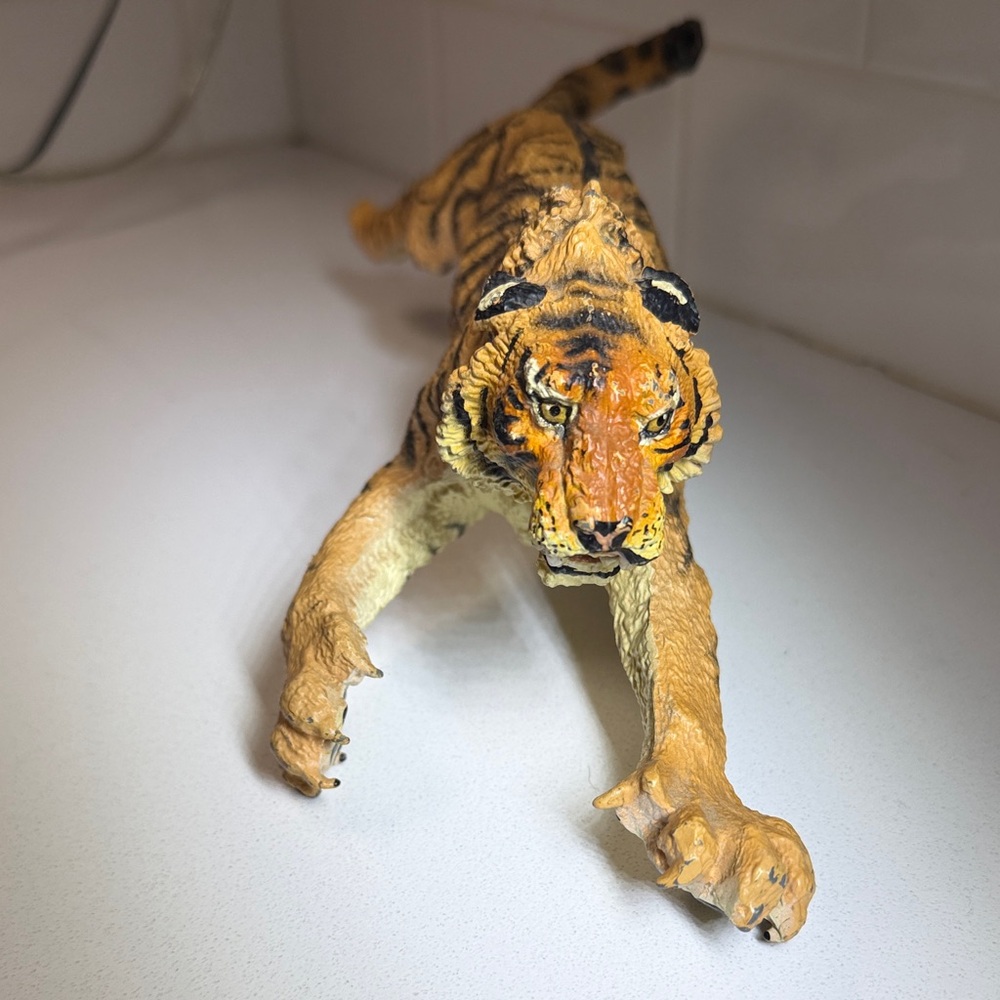 Siberian Tiger by Safari Ltd Figurine Toy 12” Leaping Rare Retired